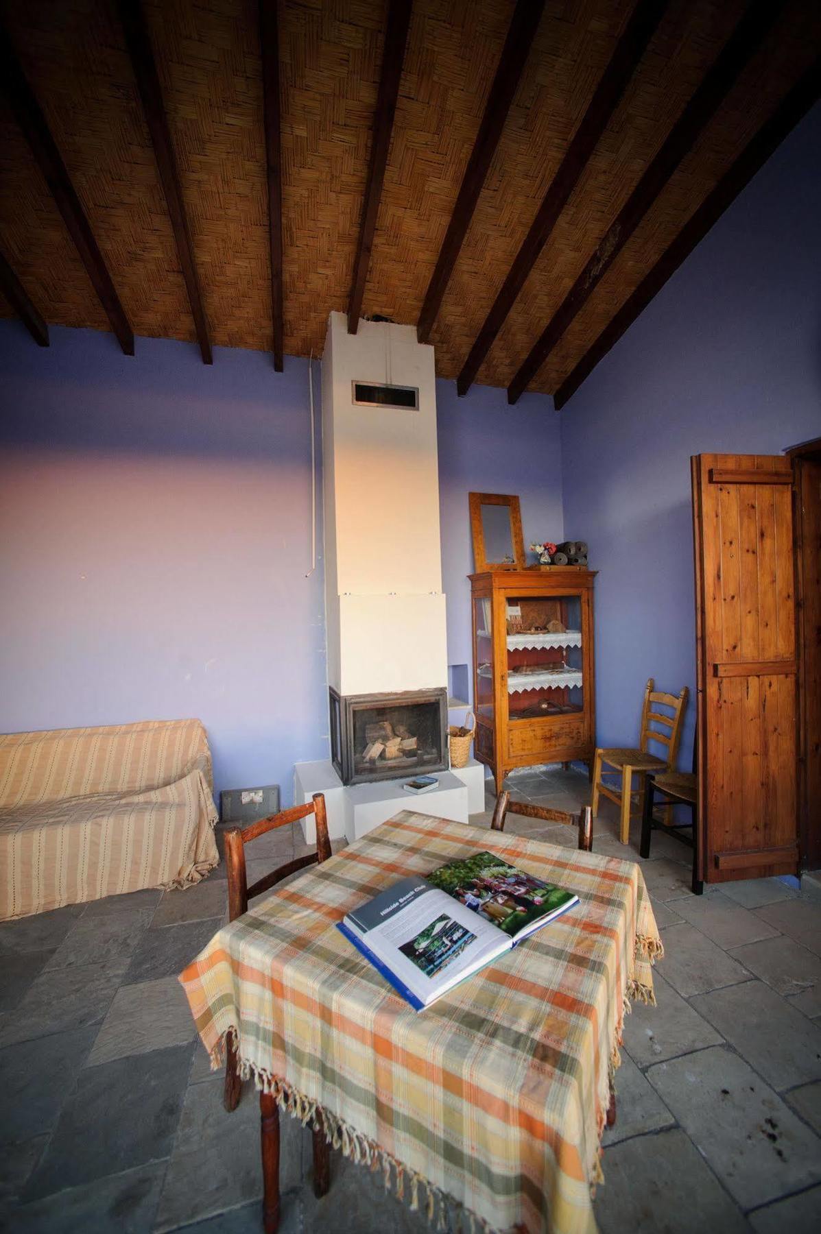 Teacher'S House Maroni Exterior foto